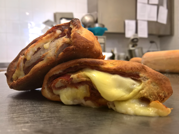 Morsetto Pugliese Grano Arso Molino Cipolla Capocollo di Martina Franca e Caciocavallo Podolico
